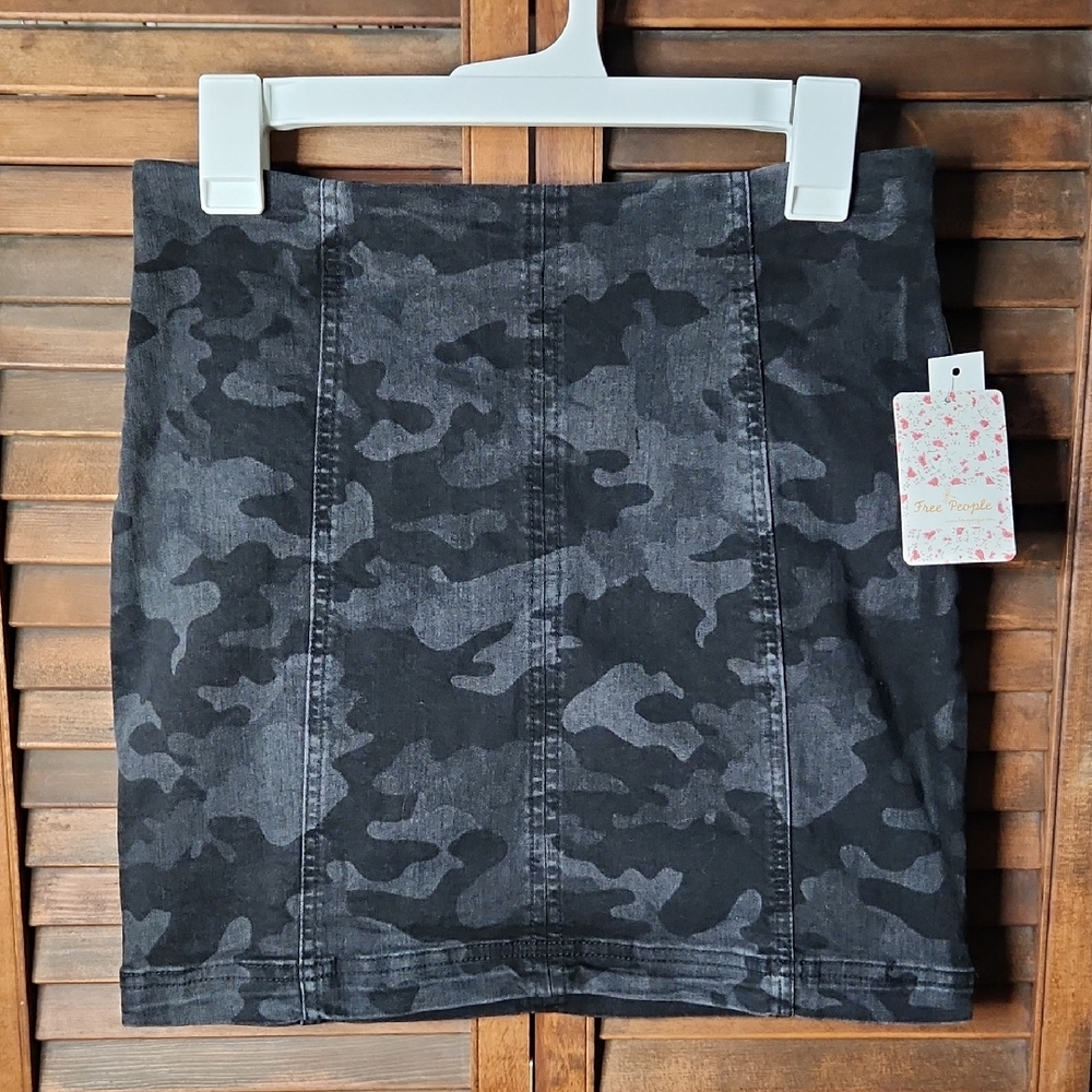 Free People Black and Gray Camouflage Denim Skirt Size 0 NWT